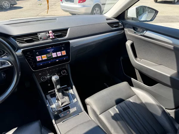 Škoda Superb 2,0 Tdi 110 Kw DSG STYLE + - foto 15
