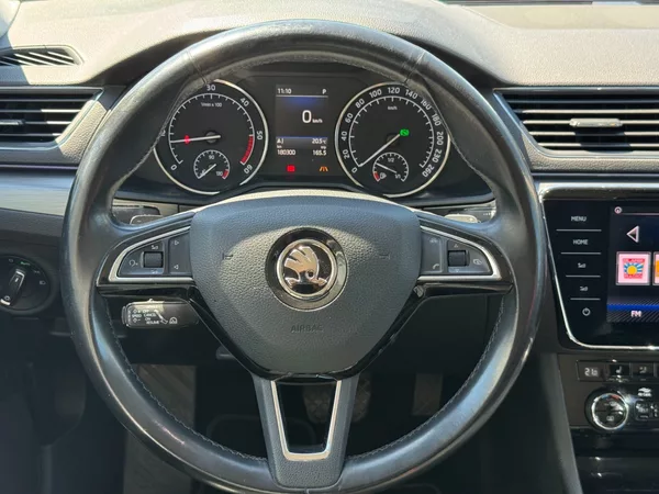 Škoda Superb 2,0 Tdi 110 Kw DSG STYLE + - foto 16