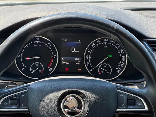 Škoda Superb 2,0 Tdi 110 Kw DSG STYLE + - foto 17