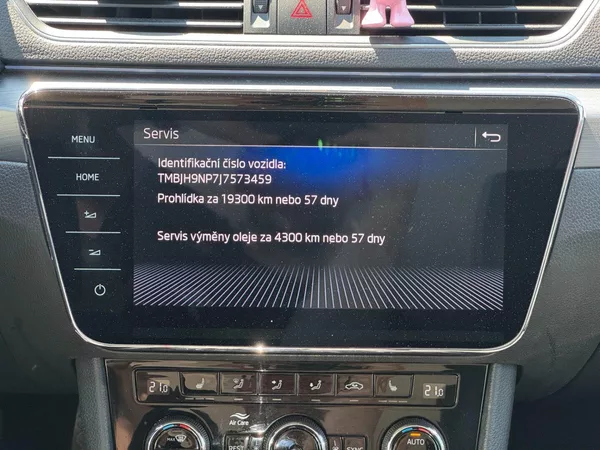 Škoda Superb 2,0 Tdi 110 Kw DSG STYLE + - foto 21