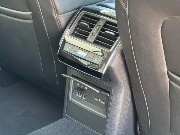 Škoda Superb 2,0 Tdi 110 Kw DSG STYLE + - foto 26