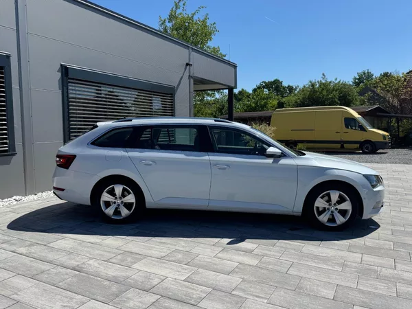 Škoda Superb 2,0 Tdi 110 Kw DSG STYLE + - foto 4