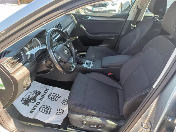 Škoda Superb 2.0TDi 147kW DSG 4x4 ČR DPH - foto 10