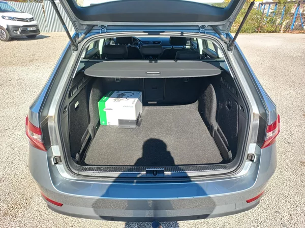 Škoda Superb 2.0TDi 147kW DSG 4x4 ČR DPH - foto 12