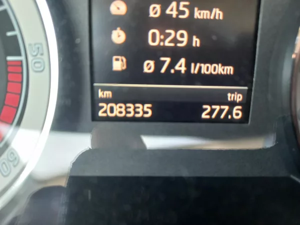 Škoda Superb 2.0TDi 147kW DSG 4x4 ČR DPH - foto 19