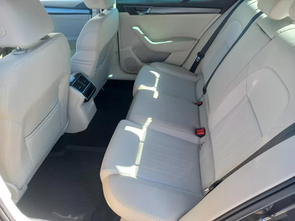 Škoda Superb 2.0TSi 140kW DSG ČR DPH - foto 11