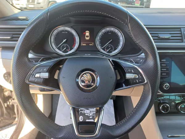 Škoda Superb 2.0TSi 140kW DSG ČR DPH - foto 15