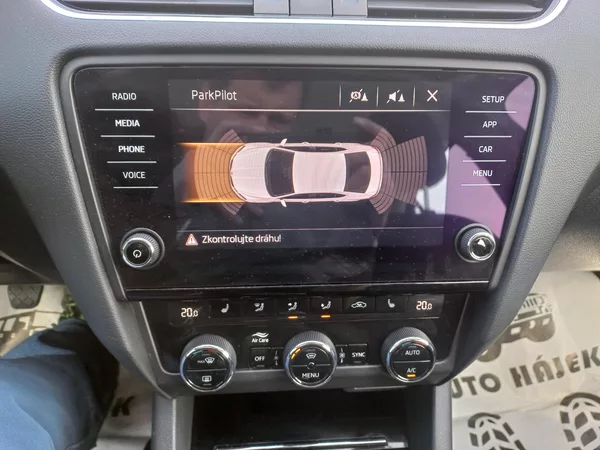Škoda Octavia 1.5TSi 110kW ČR DPH - foto 19