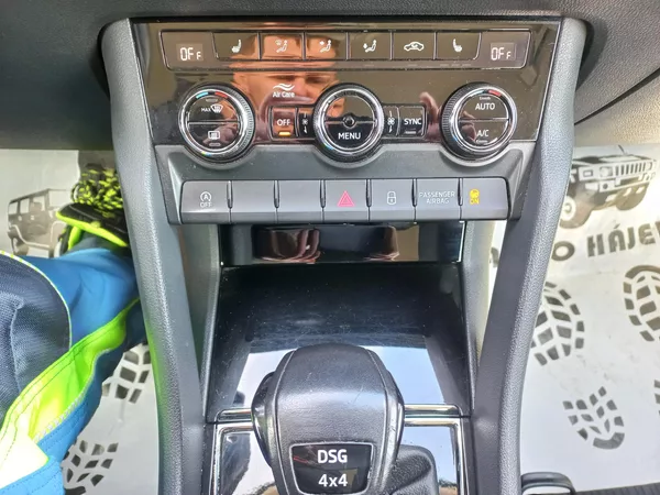 Škoda Karoq 2.0TDi 110kW 4x4 DSG ČR DPH - foto 22