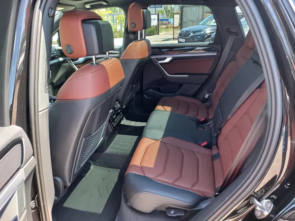 Volkswagen Touareg 3.0TDi 210kW Final ed. ČR DPH - foto 11