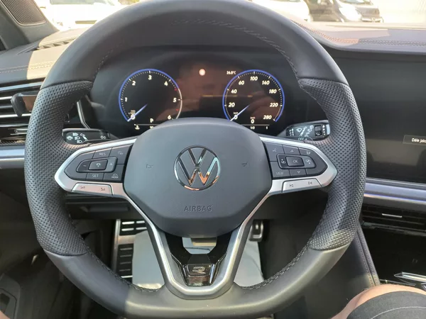 Volkswagen Touareg 3.0TDi 210kW Final ed. ČR DPH - foto 22
