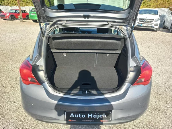 Opel Corsa 1.4i 66kW 3-dv - foto 12