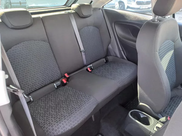 Opel Corsa 1.4i 66kW 3-dv - foto 13