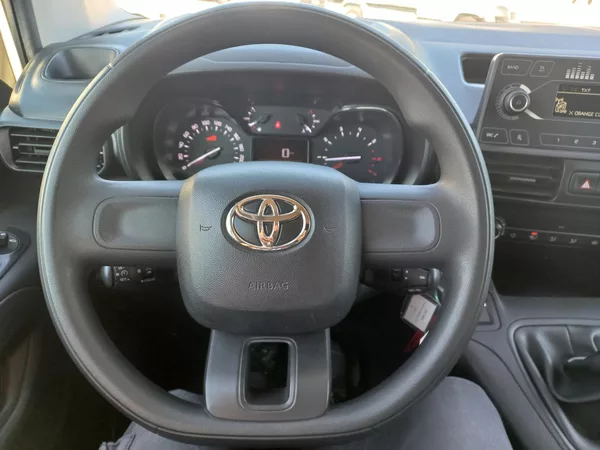Toyota ProAce City 1.5D4-D 75kW L2 ČR DPH - foto 14
