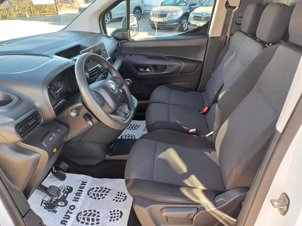 Toyota ProAce City 1.5D4-D 75kW L2 ČR DPH - foto 9