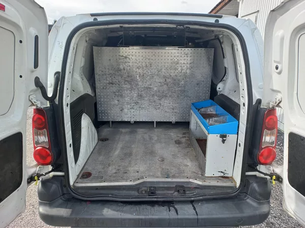 Peugeot Partner 1.6HDi 73kW ČR DPH - foto 11