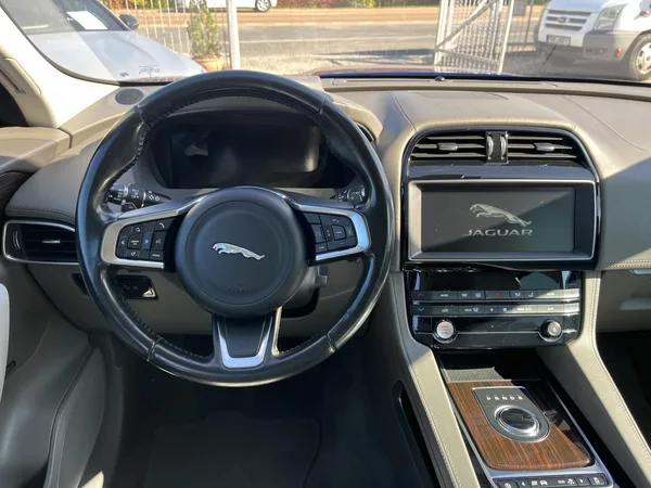 Jaguar F-Pace 2.0D 132kw AWD - foto 14
