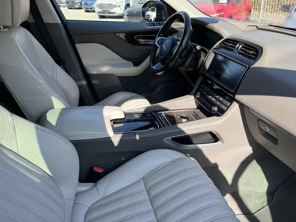 Jaguar F-Pace 2.0D 132kw AWD - foto 16