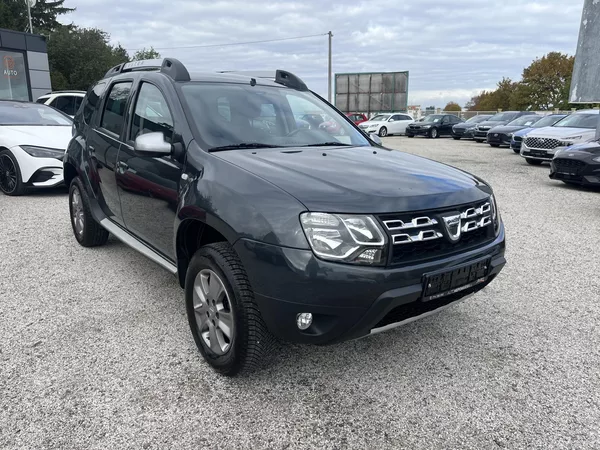 Dacia Duster 1.6i 84kw klimatizace 32000km!