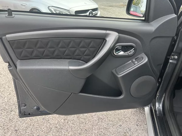 Dacia Duster 1.6i 84kw klimatizace 32000km! - foto 12
