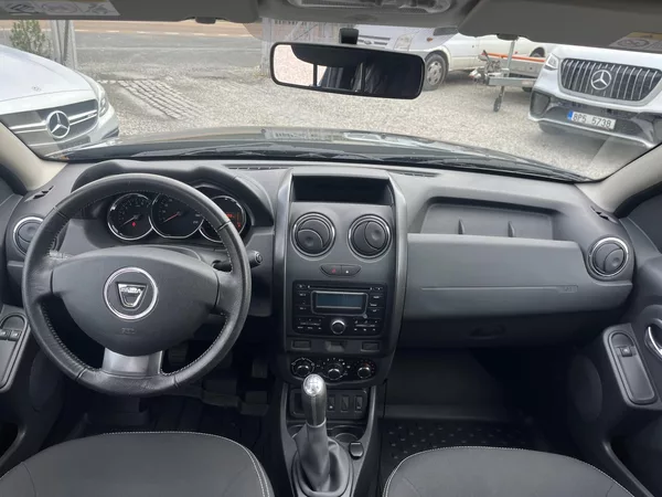 Dacia Duster 1.6i 84kw klimatizace 32000km! - foto 17