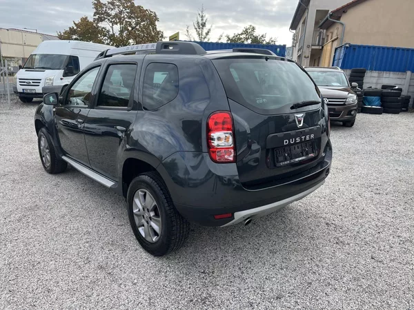 Dacia Duster 1.6i 84kw klimatizace 32000km! - foto 5