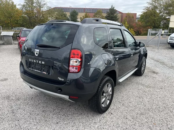 Dacia Duster 1.6i 84kw klimatizace 32000km! - foto 7