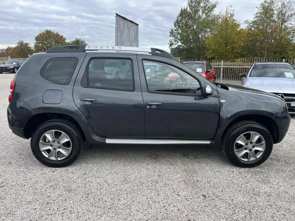 Dacia Duster 1.6i 84kw klimatizace 32000km! - foto 8