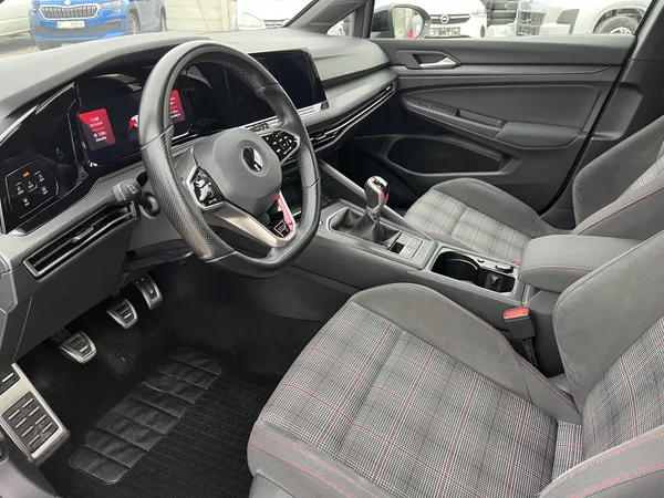 Volkswagen Golf GTI 2.0 TSI 180 KW - foto 12