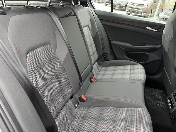 Volkswagen Golf GTI 2.0 TSI 180 KW - foto 22