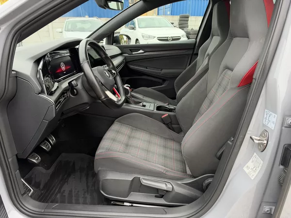 Volkswagen Golf GTI 2.0 TSI 180 KW - foto 37