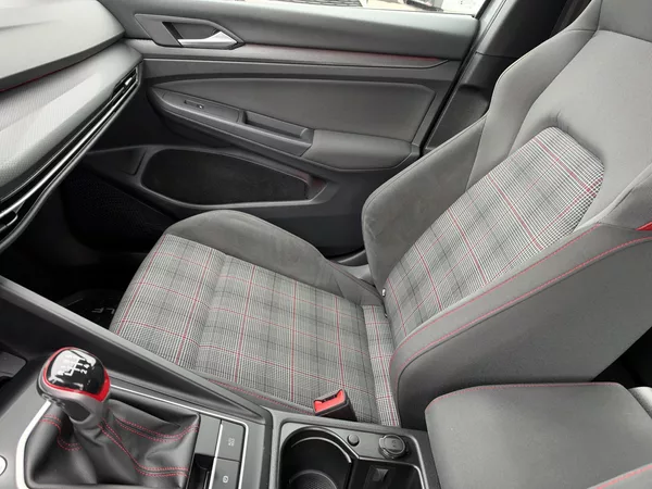 Volkswagen Golf GTI 2.0 TSI 180 KW - foto 40