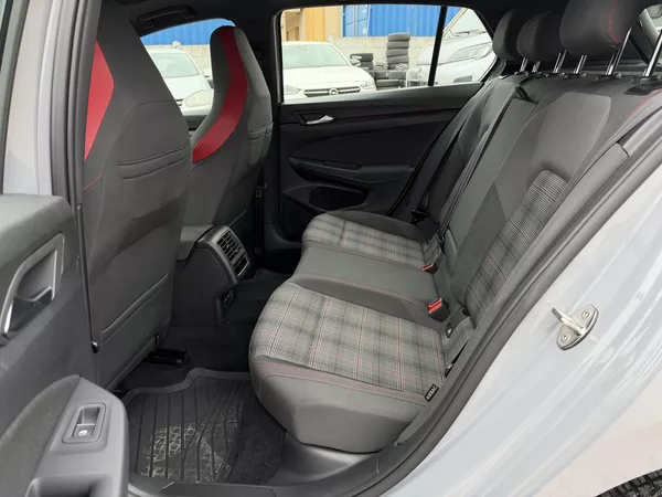 Volkswagen Golf GTI 2.0 TSI 180 KW - foto 41