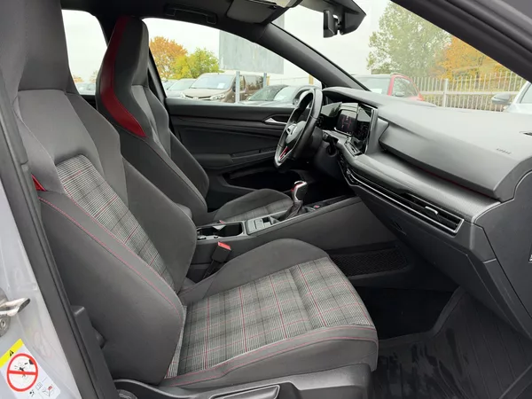 Volkswagen Golf GTI 2.0 TSI 180 KW - foto 47