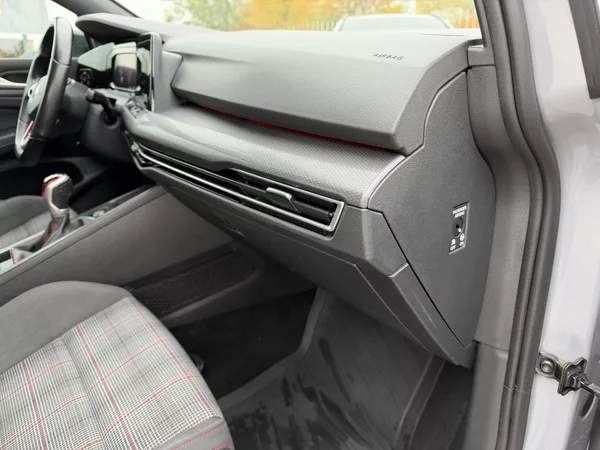 Volkswagen Golf GTI 2.0 TSI 180 KW - foto 49
