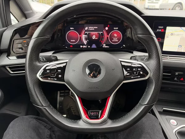 Volkswagen Golf GTI 2.0 TSI 180 KW - foto 53