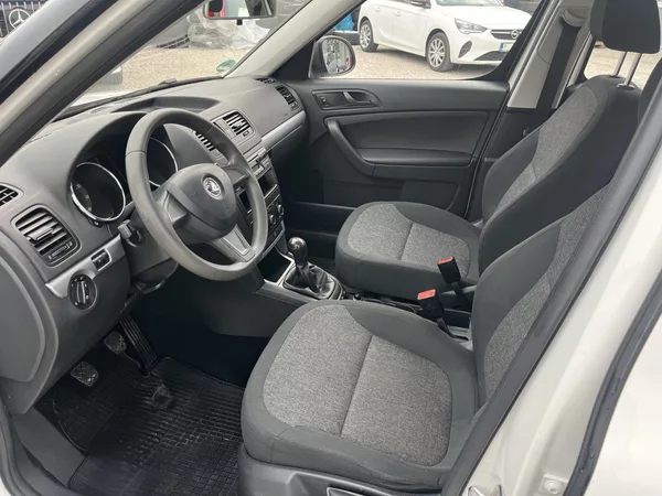 Škoda Yeti 1.2TSi 81kw Klima, Tažné - foto 11