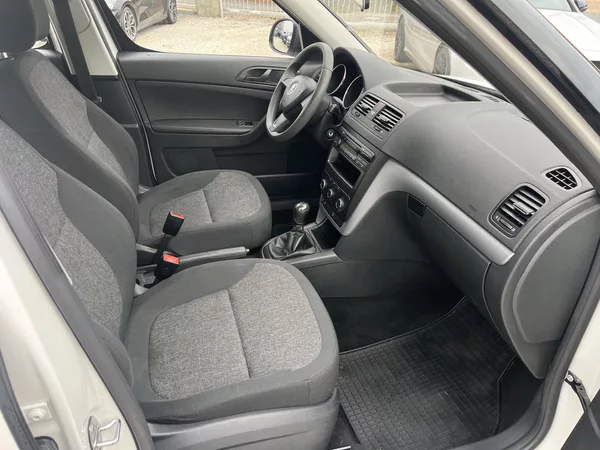 Škoda Yeti 1.2TSi 81kw Klima, Tažné - foto 19