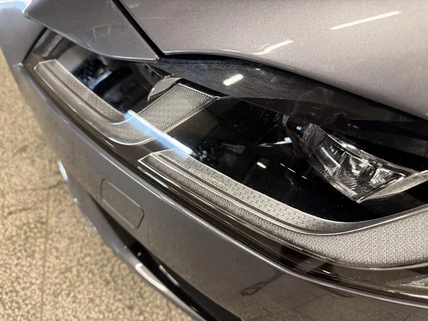 Jaguar XF 2.0d R-Dynamic, AWD,ZÁRUKA,200 - foto 11