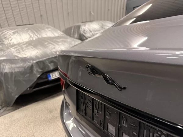 Jaguar XF 2.0d R-Dynamic, AWD,ZÁRUKA,200 - foto 13