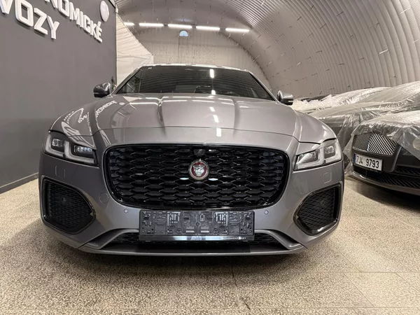 Jaguar XF 2.0d R-Dynamic, AWD,ZÁRUKA,200 - foto 2