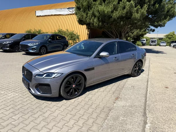 Jaguar XF 2.0d R-Dynamic, AWD,ZÁRUKA,200 - foto 42