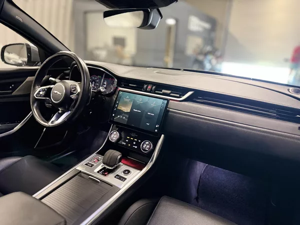 Jaguar XF 2.0d R-Dynamic, AWD,ZÁRUKA,200 - foto 43