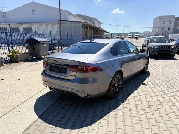 Jaguar XF 2.0d R-Dynamic, AWD,ZÁRUKA,200 - foto 45
