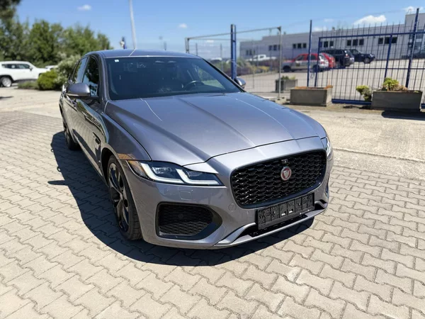 Jaguar XF 2.0d R-Dynamic, AWD,ZÁRUKA,200 - foto 46