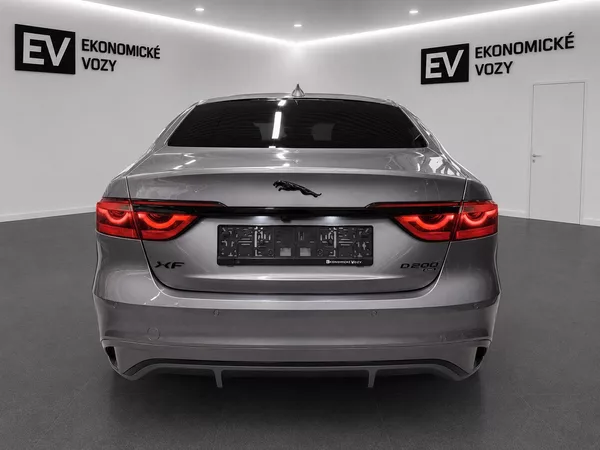Jaguar XF 2.0d R-Dynamic, AWD,ZÁRUKA, - foto 5