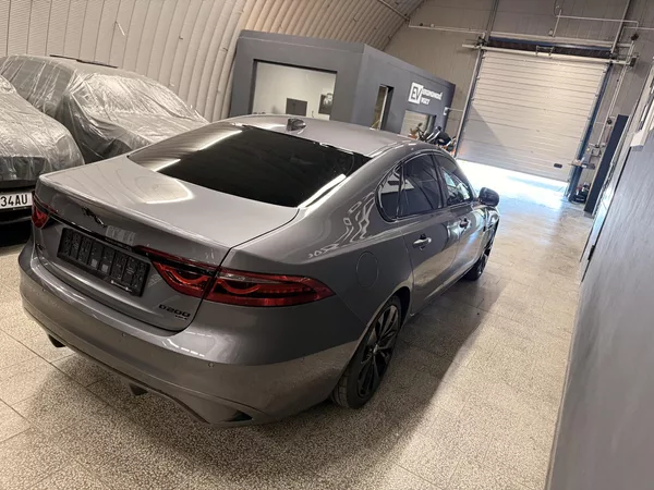 Jaguar XF 2.0d R-Dynamic, AWD,ZÁRUKA,200 - foto 9