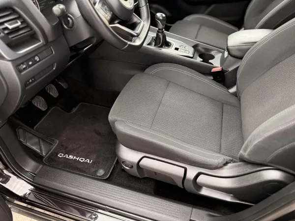 Nissan Qashqai 1.3 MHEV,140PS,ZÁRUKA - foto 26