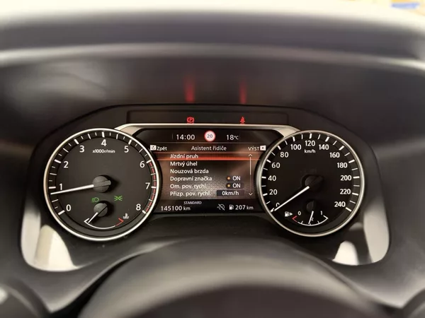 Nissan Qashqai 1.3 MHEV,140PS,ZÁRUKA - foto 32