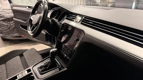 Volkswagen Passat 2.0TDI,DSG,ZÁRUKA,LED,DIESEL - foto 23